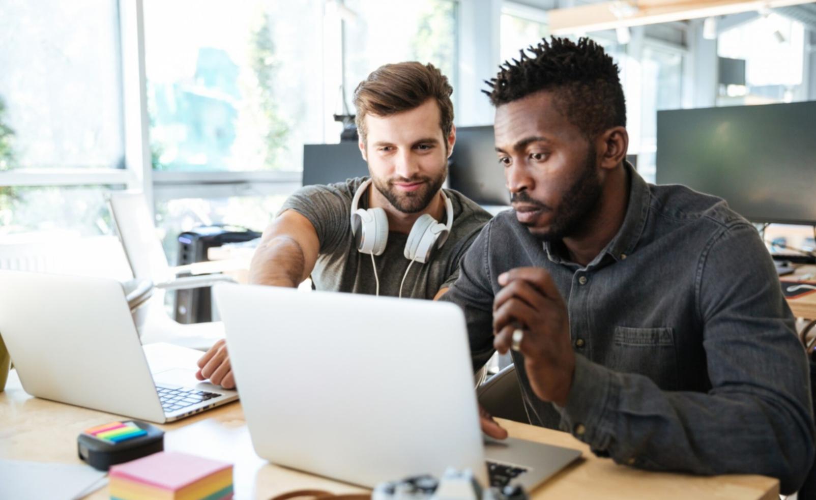 Interface utilisateur montrant des indicateurs financiers en temps réel